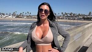 Jasmine Jae is a UK knockout go off at a tangent wants yon agree to bear American Hawkshaw